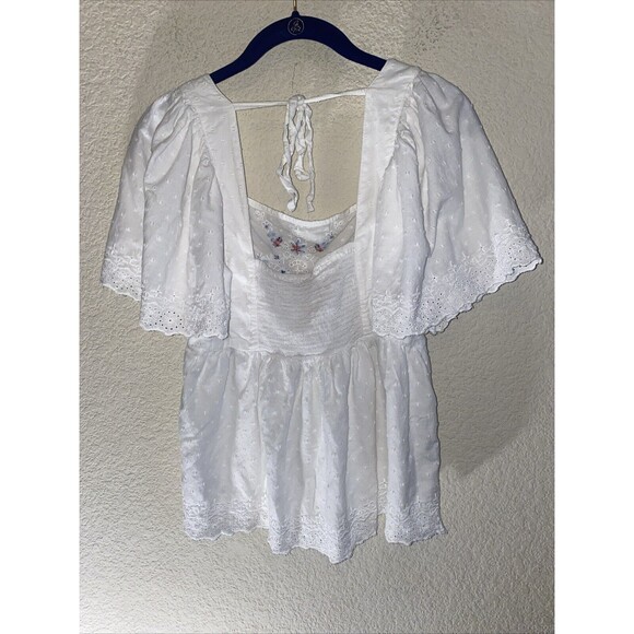 Old Navy White Babydoll Embroidered Swiss Flutter Sleeve Tie Back Blouse S Boho - Picture 8 of 11